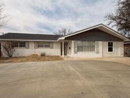 featured image of 200 W Rojo Dr