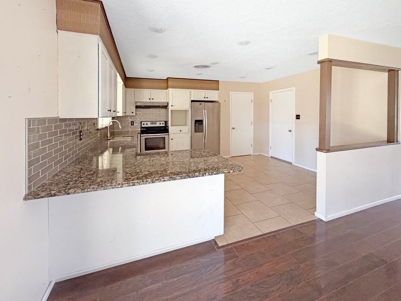 200 W Rojo Dr - Photo 6 of 13