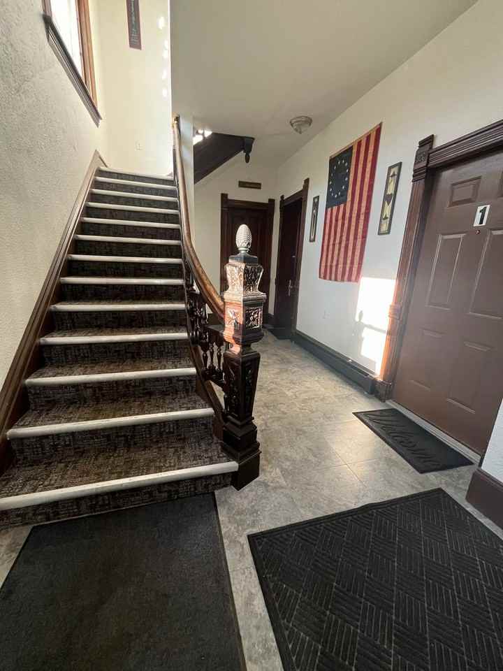 800 800 W 12th St-3 #3 - Photo 3 of 11