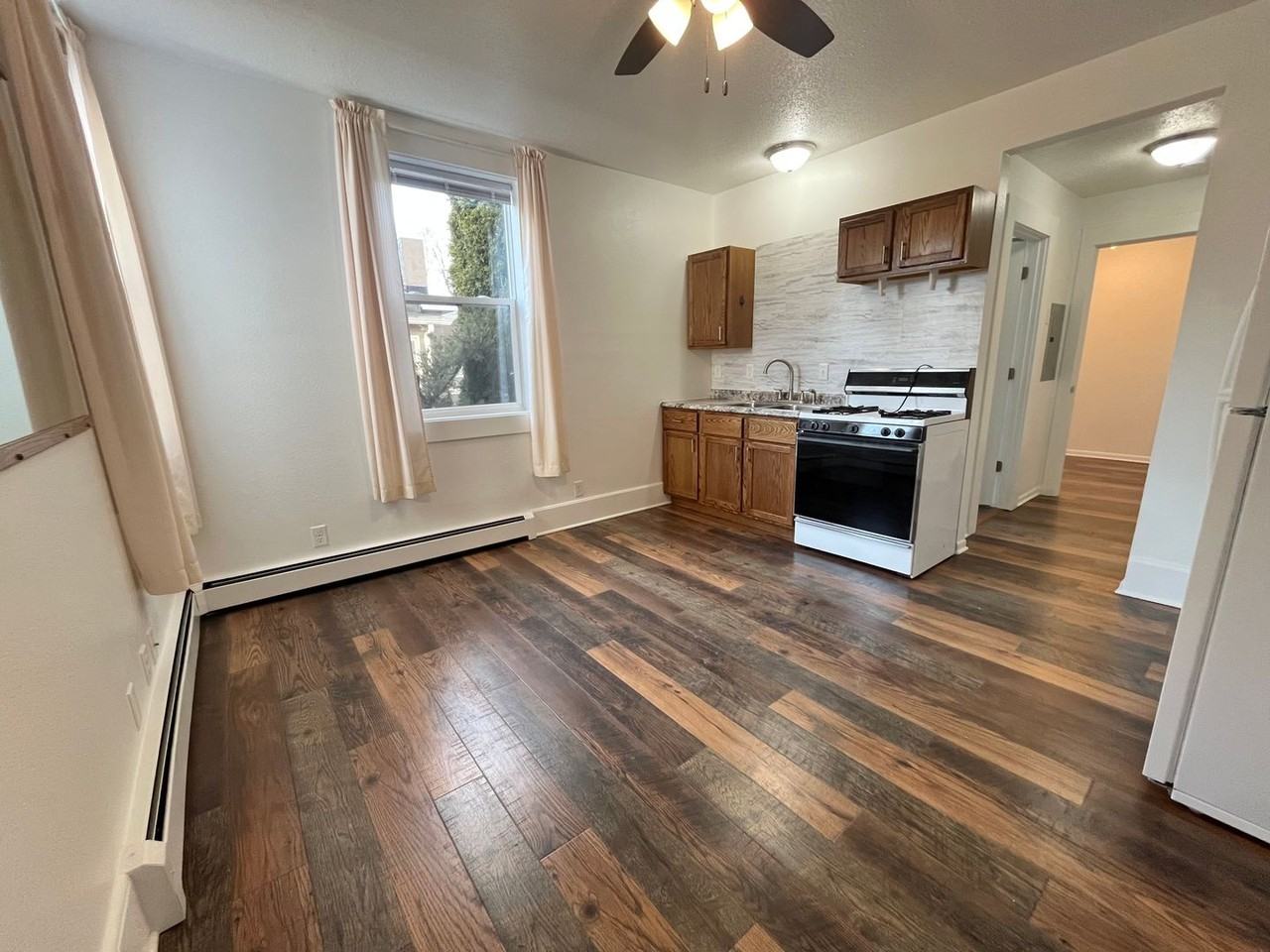 800 800 W 12th St-3 #3 - Photo 4 of 11