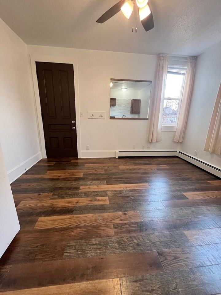 800 800 W 12th St-3 #3 - Photo 5 of 11