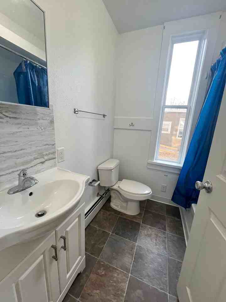 800 800 W 12th St-3 #3 - Photo 7 of 11