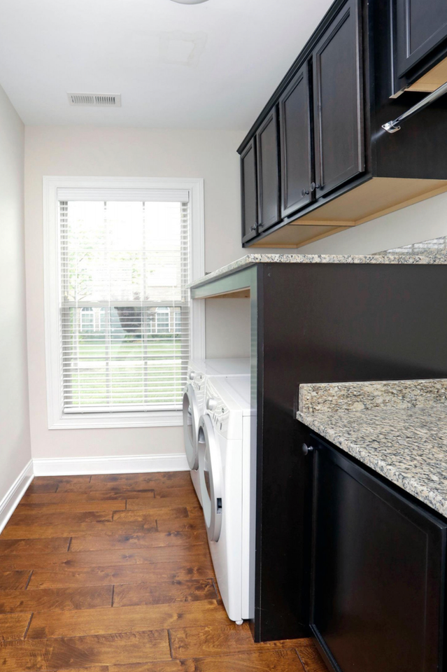 3242 Beacon St - Photo 7 of 20