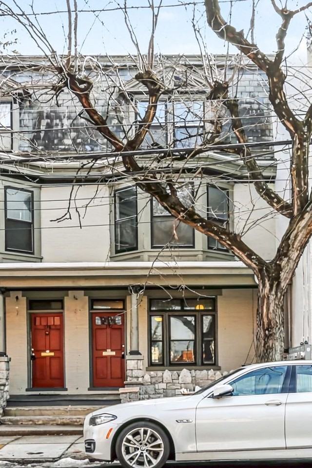 110 W Pomfret St - Photo 2 of 15