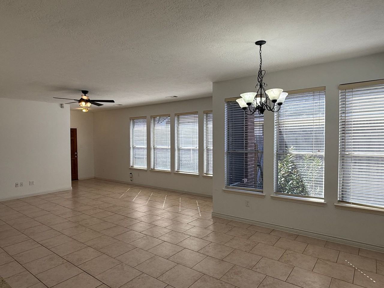 2830 Burgess Hill Ct - Photo 4 of 23