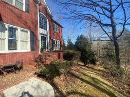 featured image of 1044 E Lake Dr