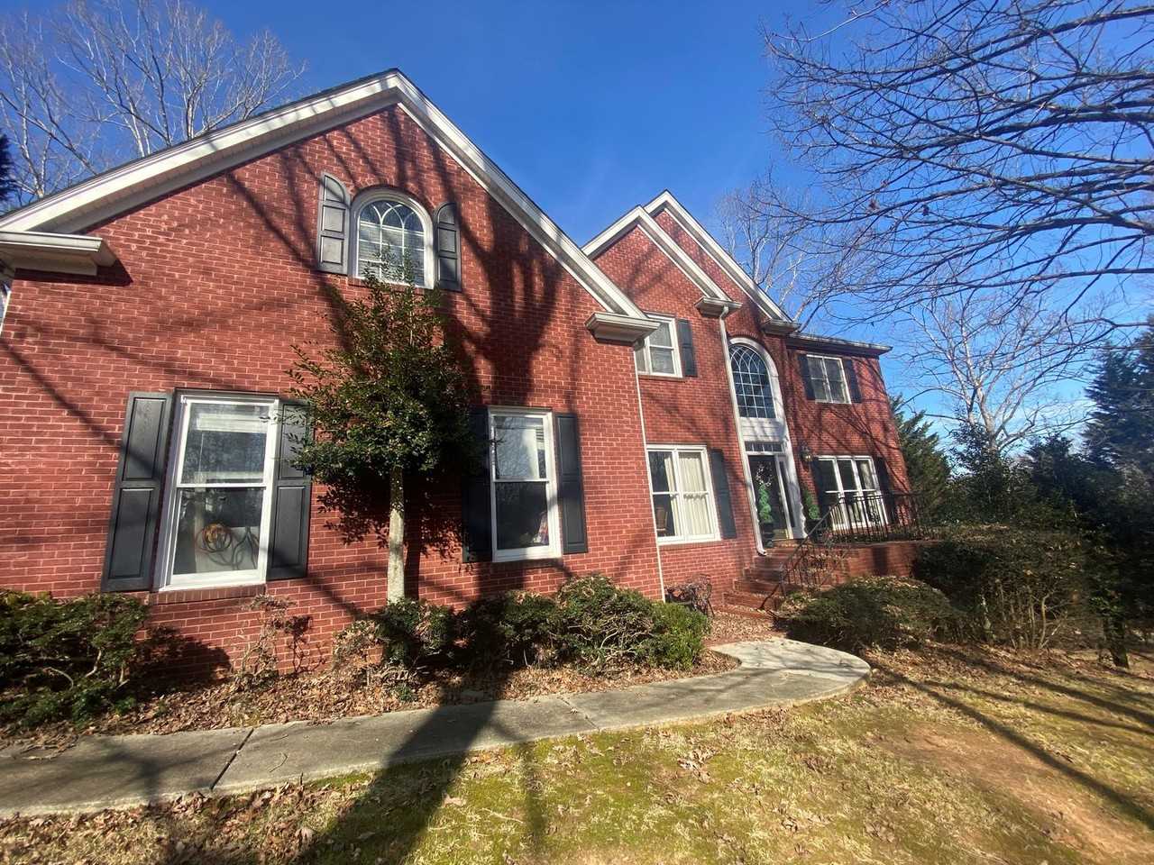 1044 E Lake Dr - Photo 2 of 18