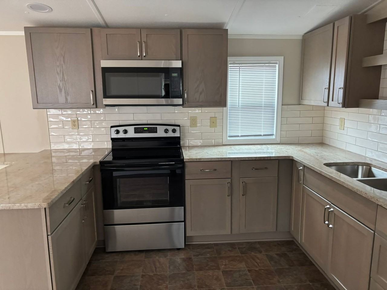 810 Hayes Crossing Rd #10 - Photo 3 of 9