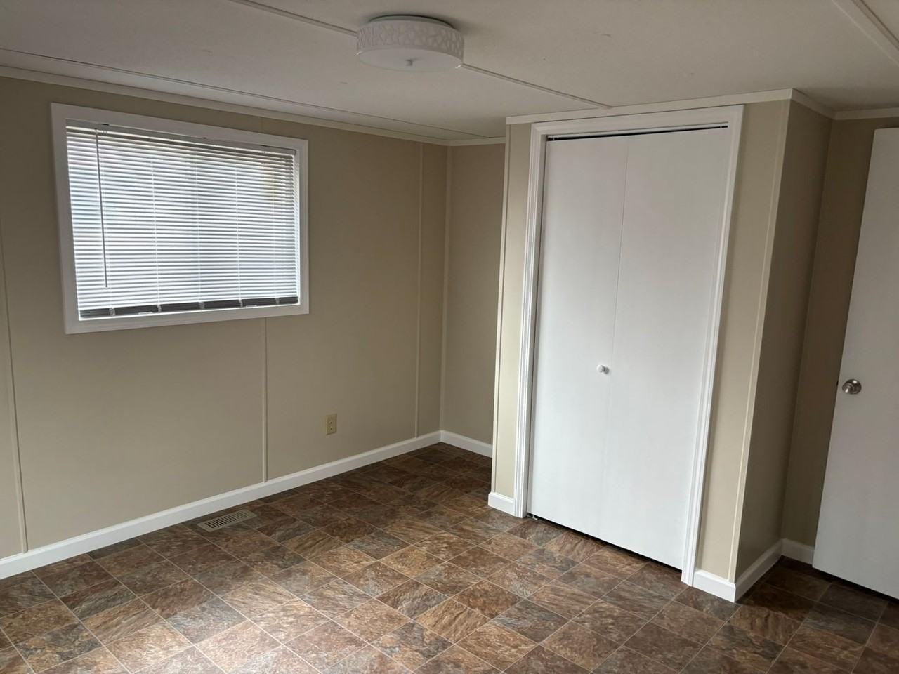 810 Hayes Crossing Rd #10 - Photo 4 of 9