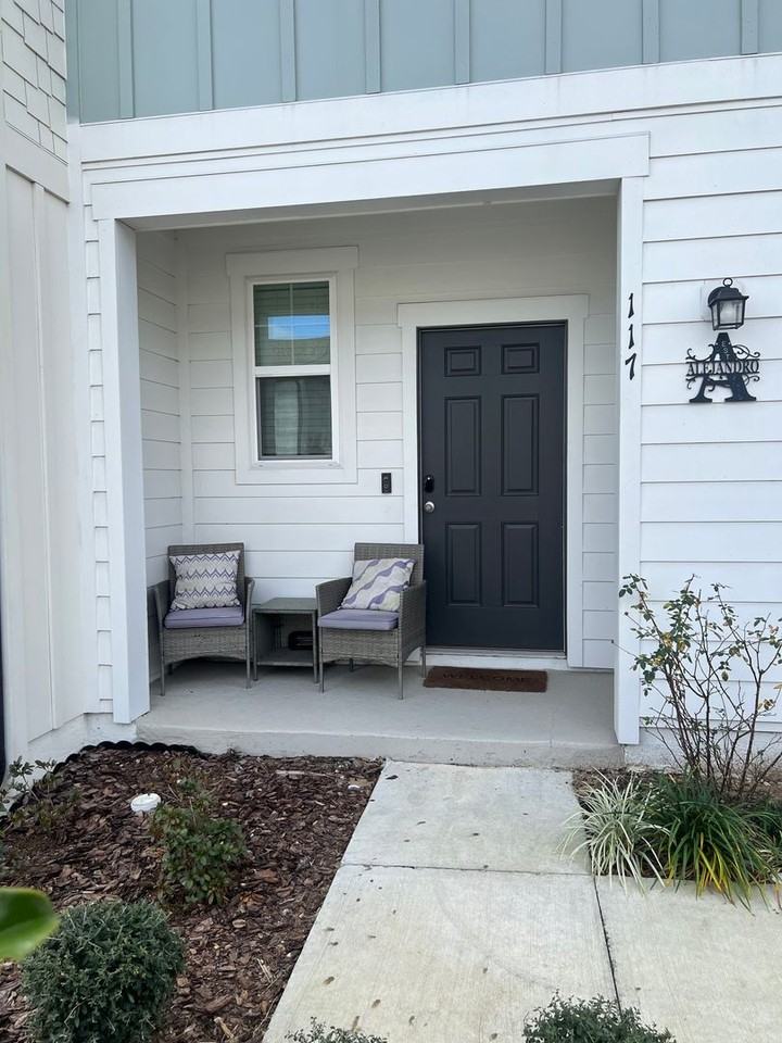 117 Mandovi St - Photo 2 of 18