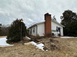 featured image of 1135 Round Hill Dr