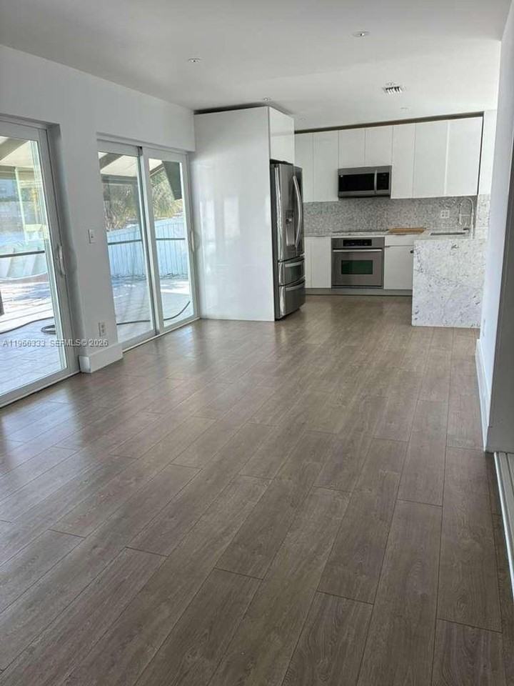 11705 11705 NW 12th 11705 - Photo 2 of 13