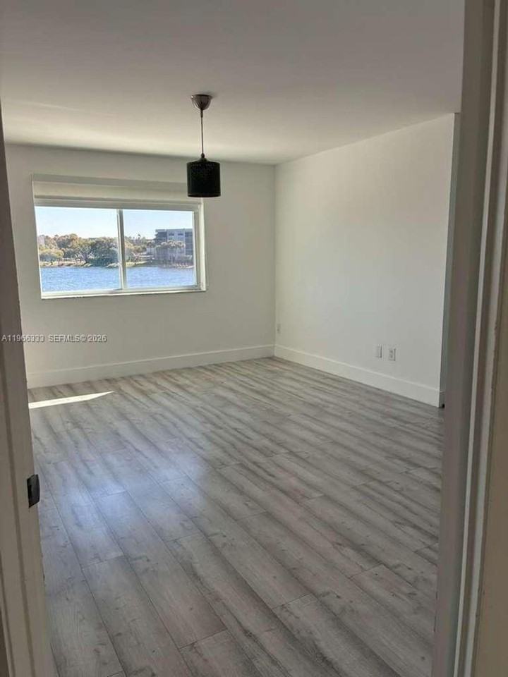 11705 11705 NW 12th 11705 - Photo 6 of 13