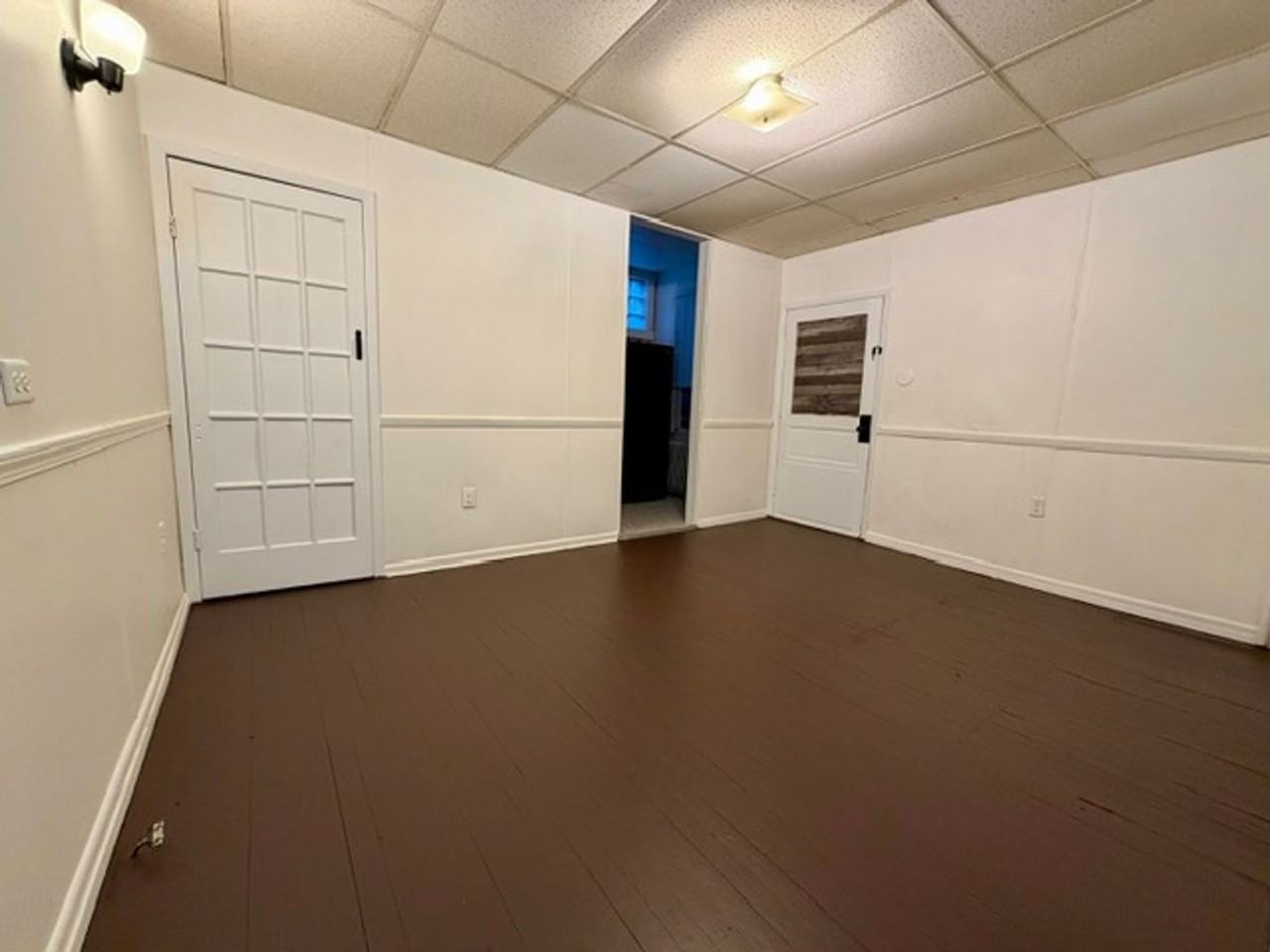 745 E Market St - Photo 3 of 11