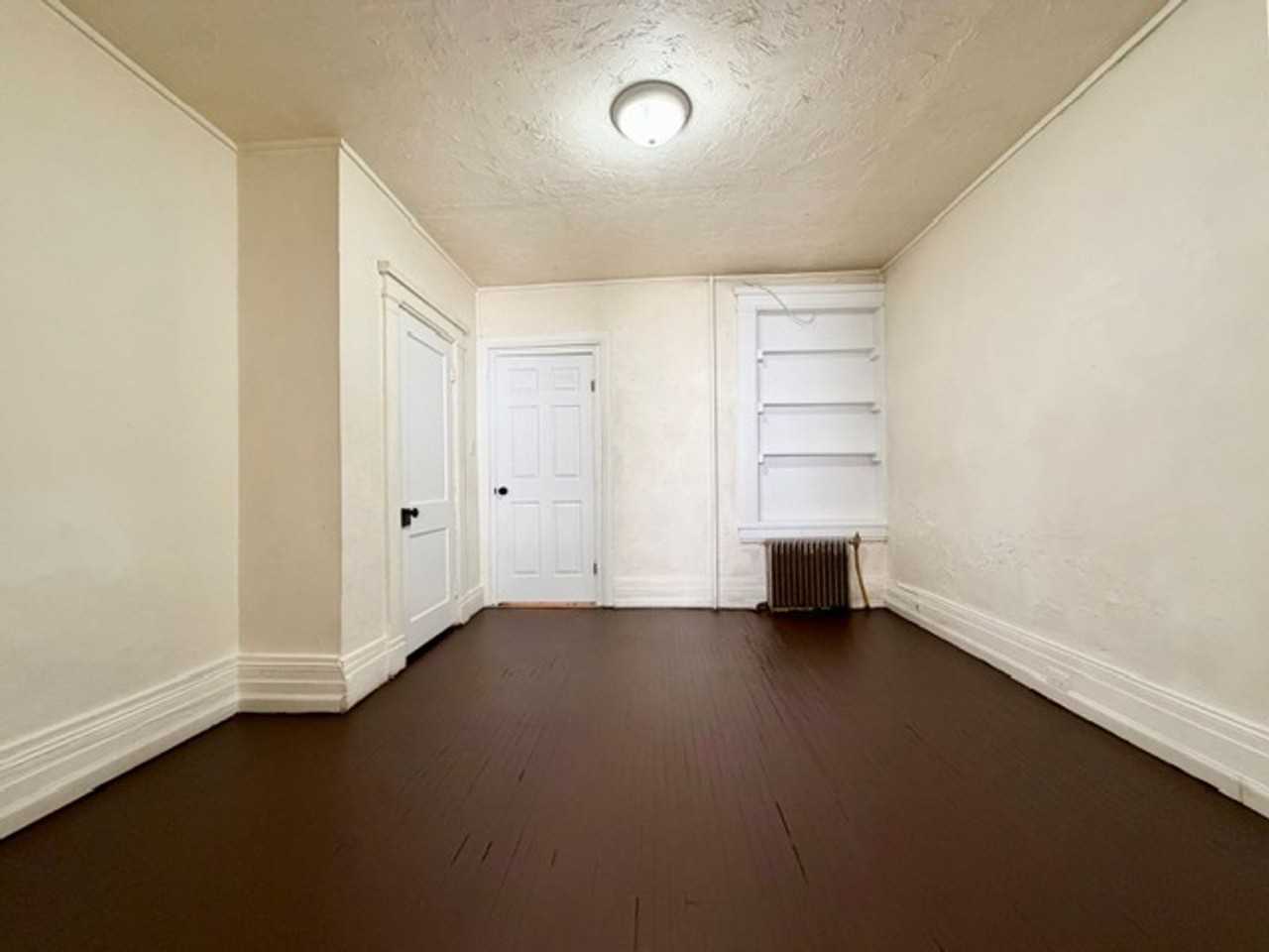 745 E Market St - Photo 4 of 11