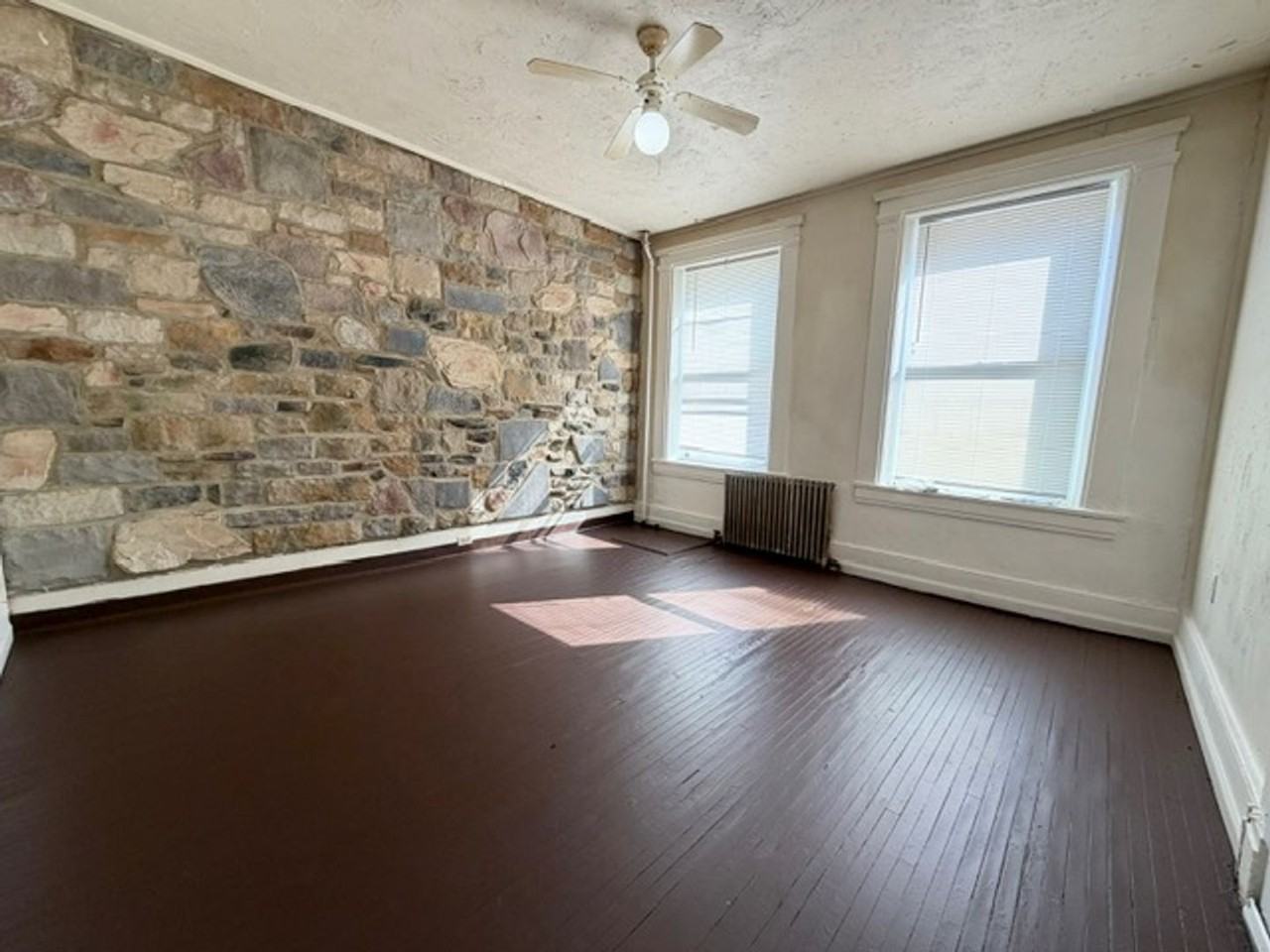 745 E Market St - Photo 5 of 11