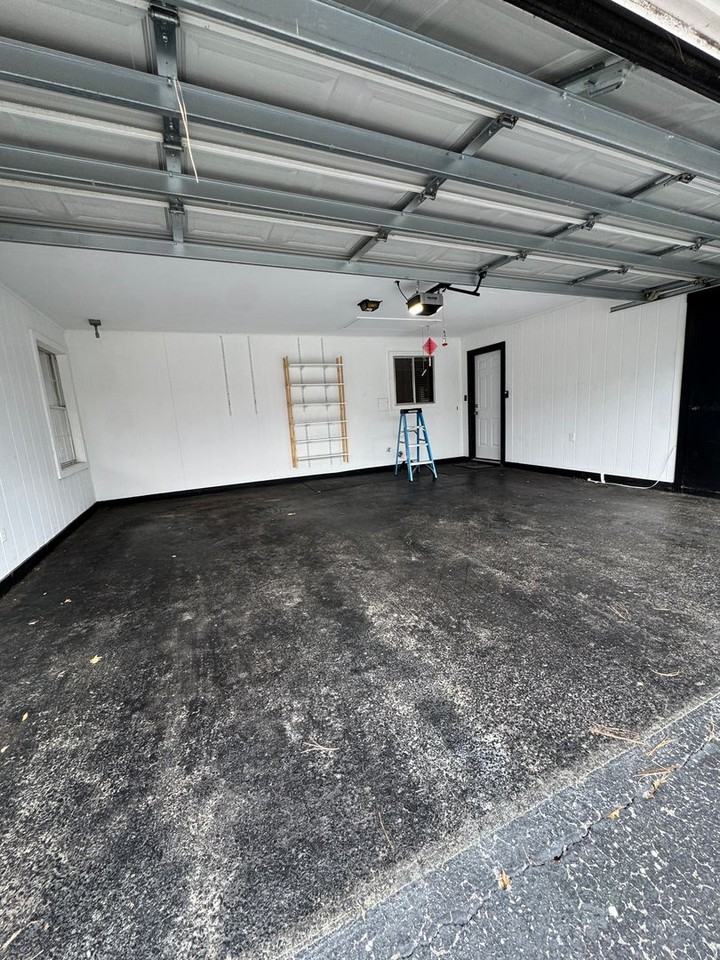 1912 Sherwood Dr - Photo 4 of 30