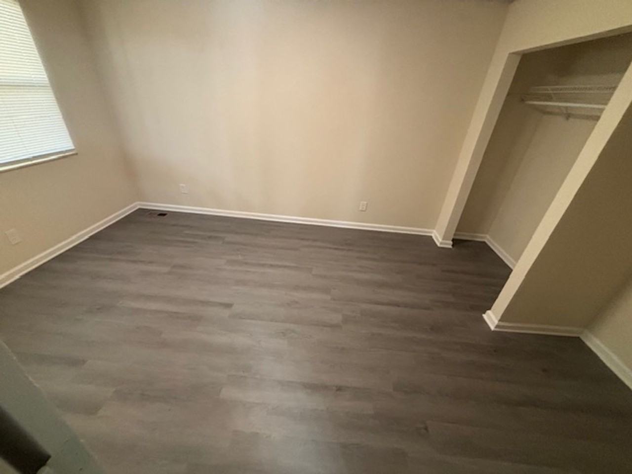 1664 Laurans Ave - Photo 6 of 9