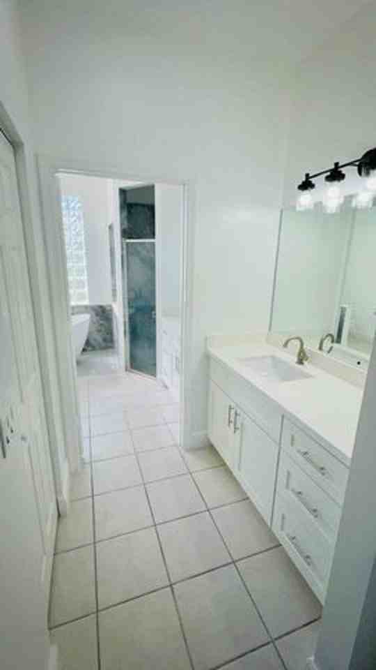 1196 Hatteras Cir - Photo 7 of 14