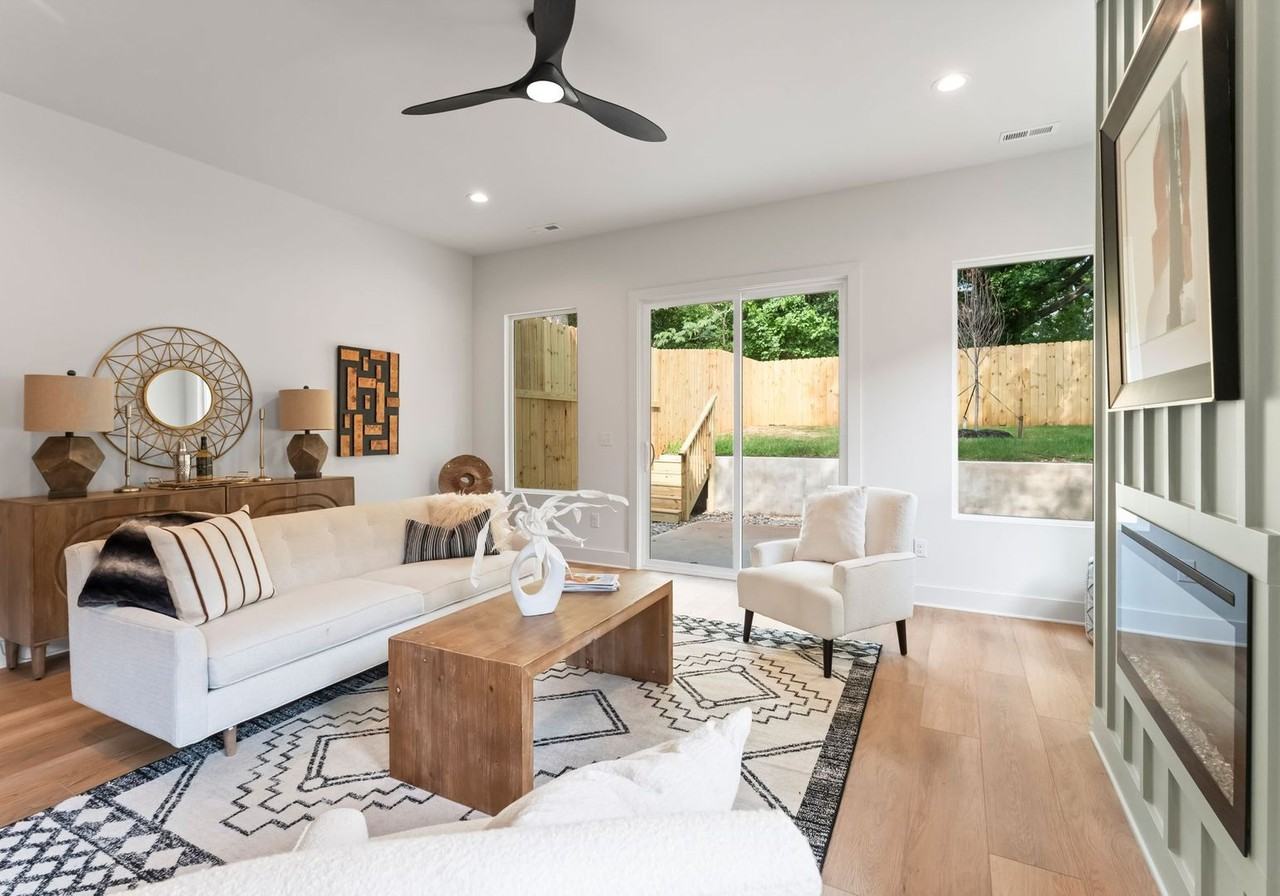 2417 Pruitt St - Photo 7 of 32