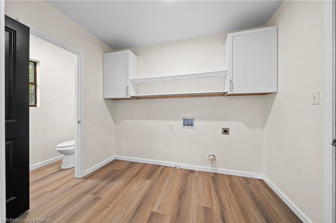 9609 Jenny Lind Rd - Photo 4 of 33