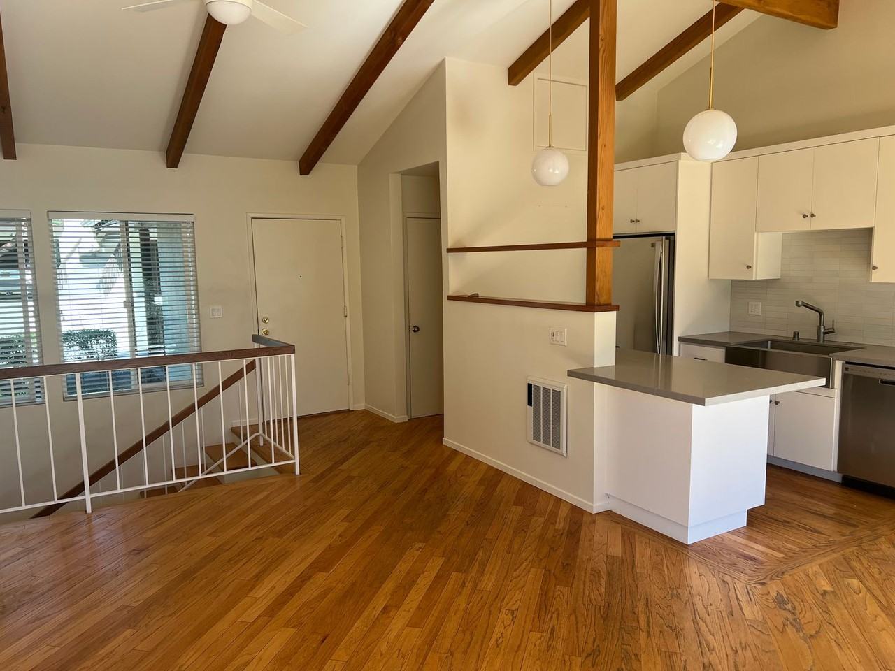 850 Highland Dr - Photo 3 of 12