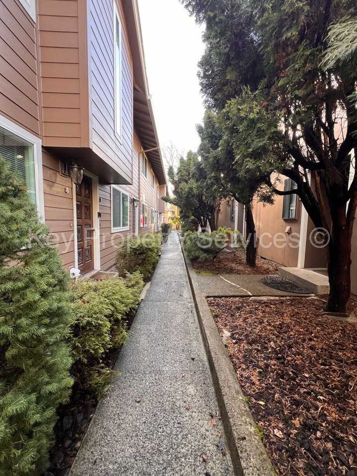 Riverview Apartments. (RVA) - Photo 3 of 39