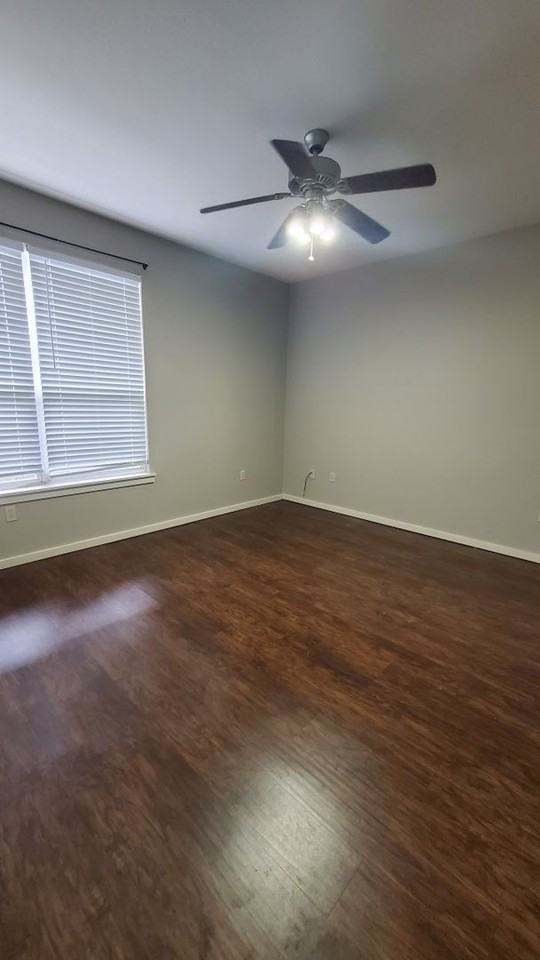 40 E Maple St #3 - Photo 6 of 12