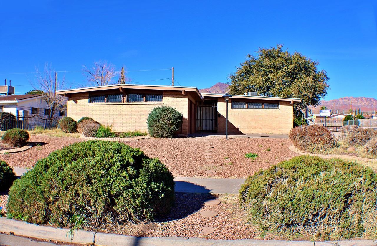 10125 Mercedes St - Photo 2 of 32