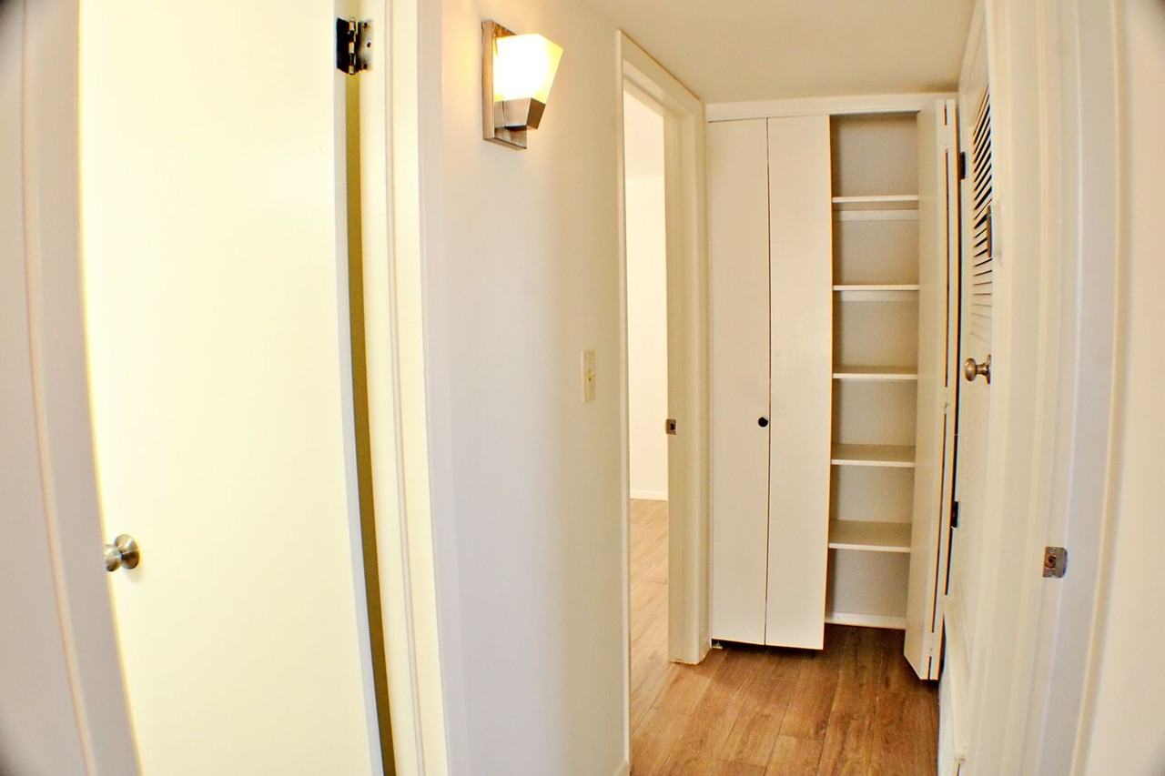 10125 Mercedes St - Photo 4 of 32