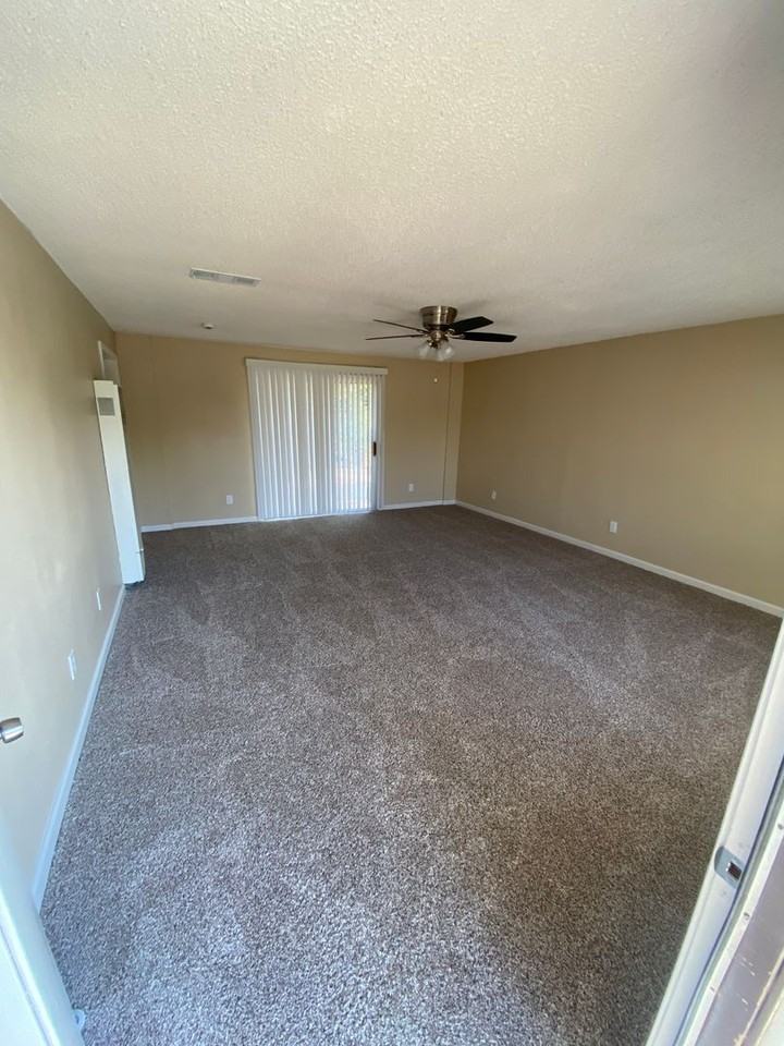 1219 Water St - Photo 3 of 14