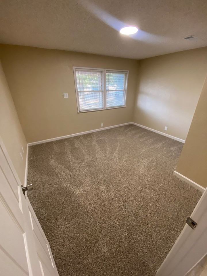 1219 Water St - Photo 6 of 14