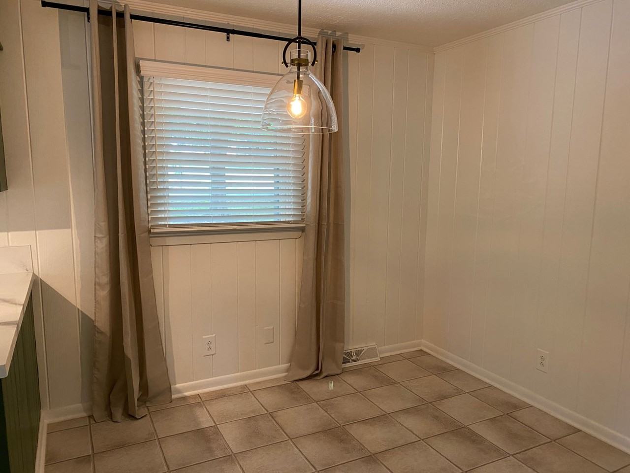 210 Park Rd - Photo 4 of 12