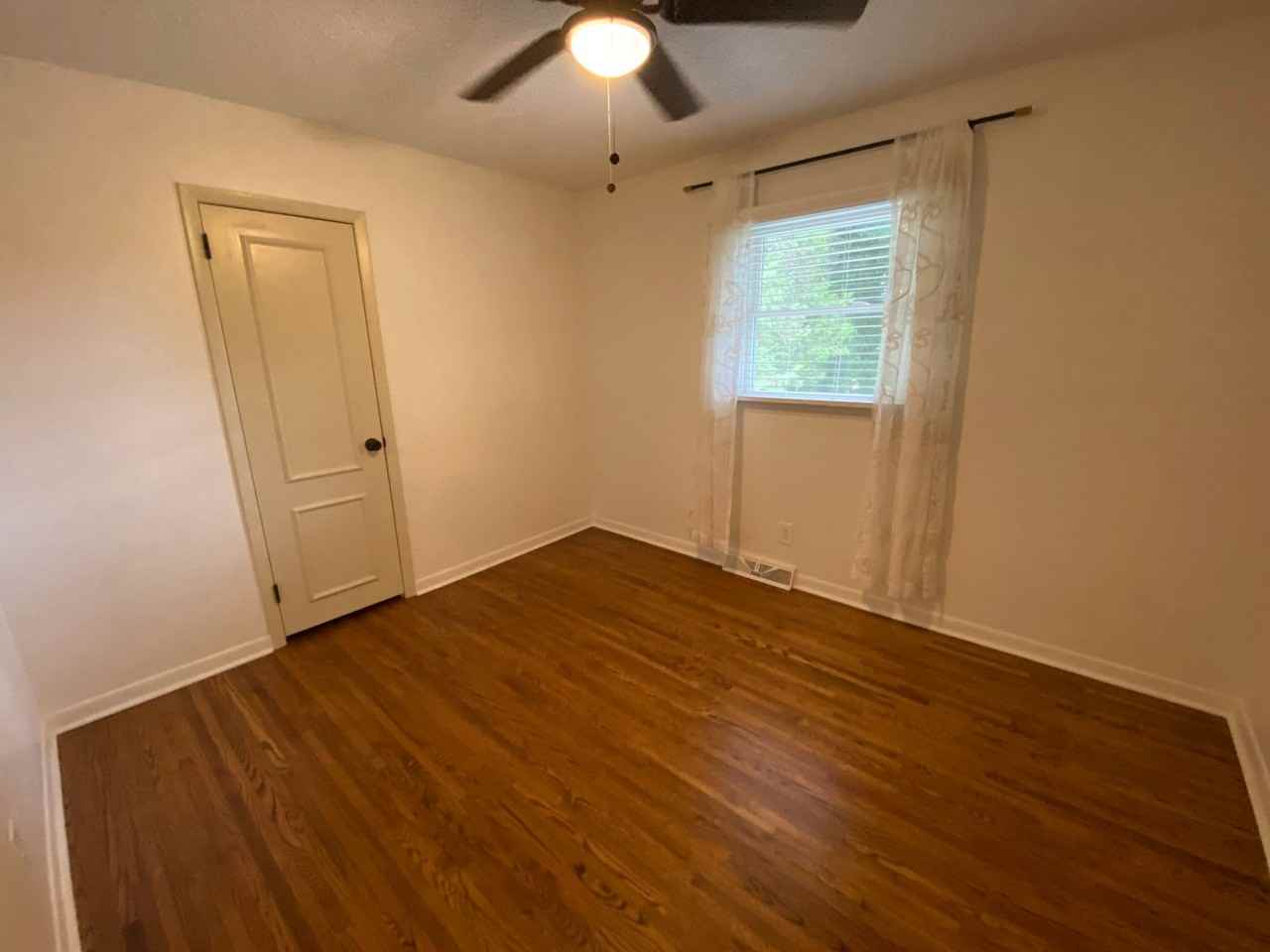 210 Park Rd - Photo 7 of 12