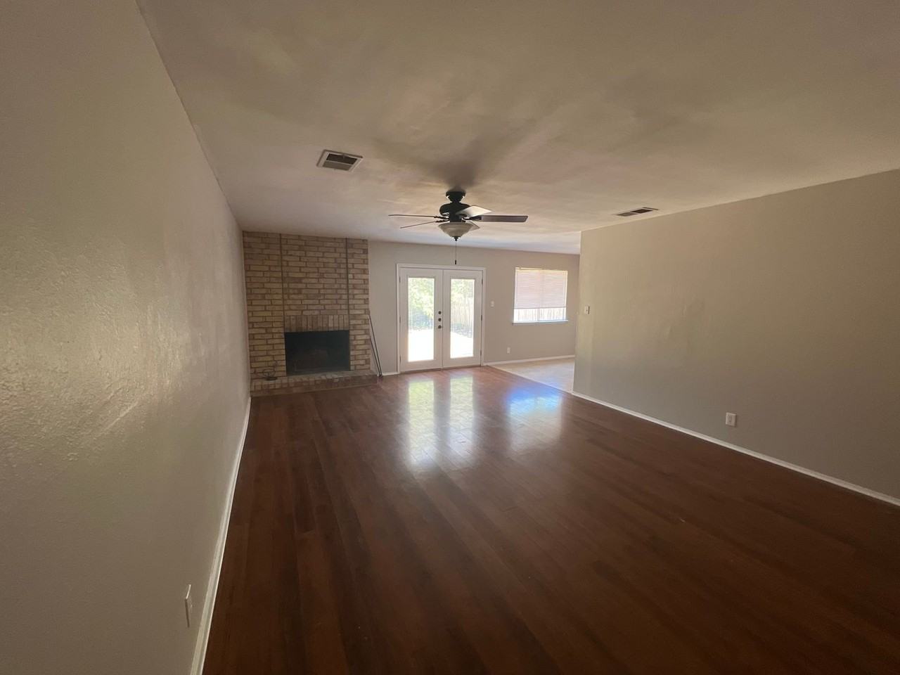 817 Cactus Dr - Photo 2 of 13