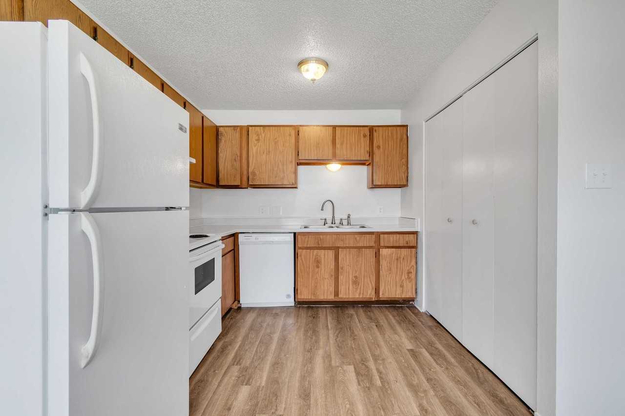 106 Lady Bird Ln - Photo 7 of 12