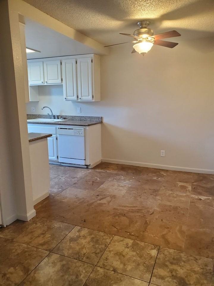 1313 Floyd Ave - Photo 5 of 22