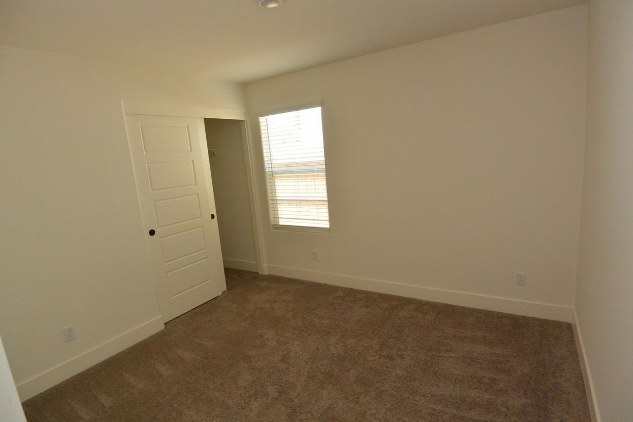 2531 S Cedar St - Photo 6 of 12