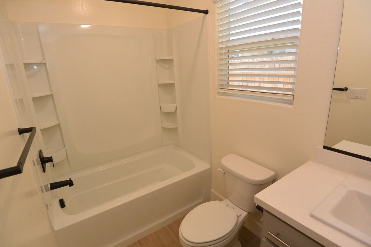 2531 S Cedar St - Photo 7 of 12