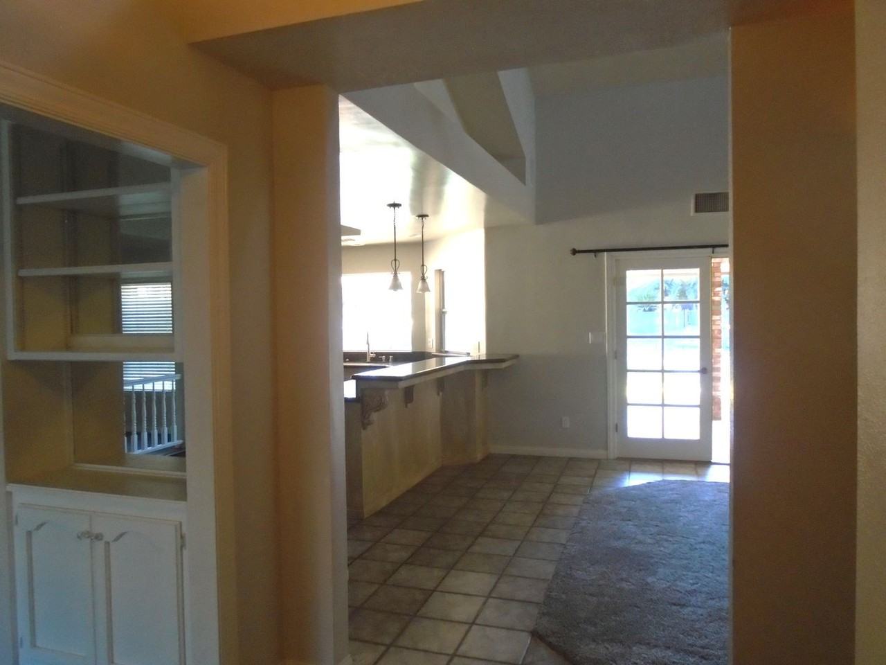 11717 Palm Ave - Photo 5 of 36