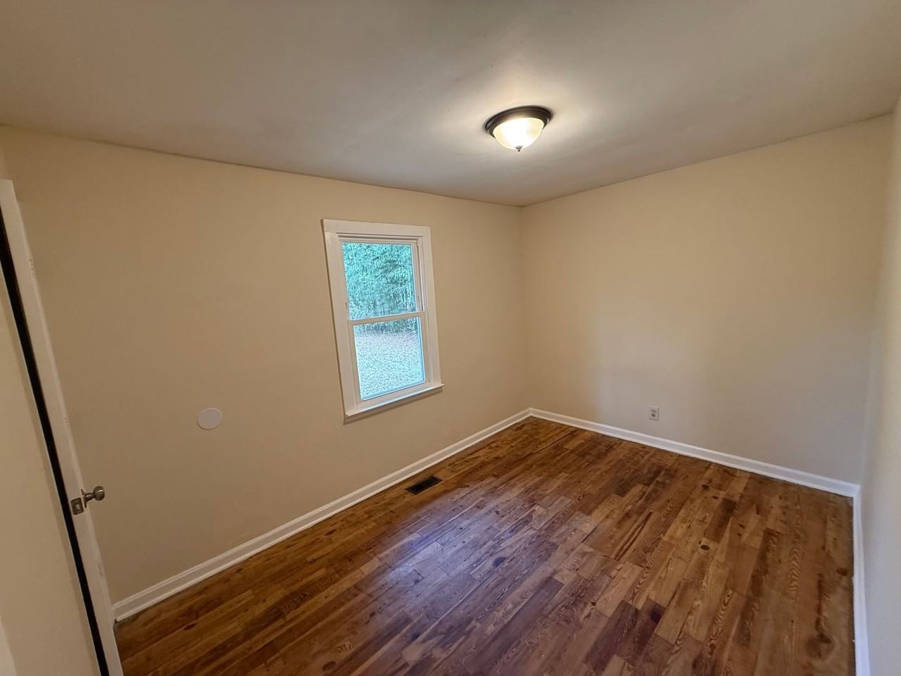 37 Burnham Rd - Photo 3 of 9