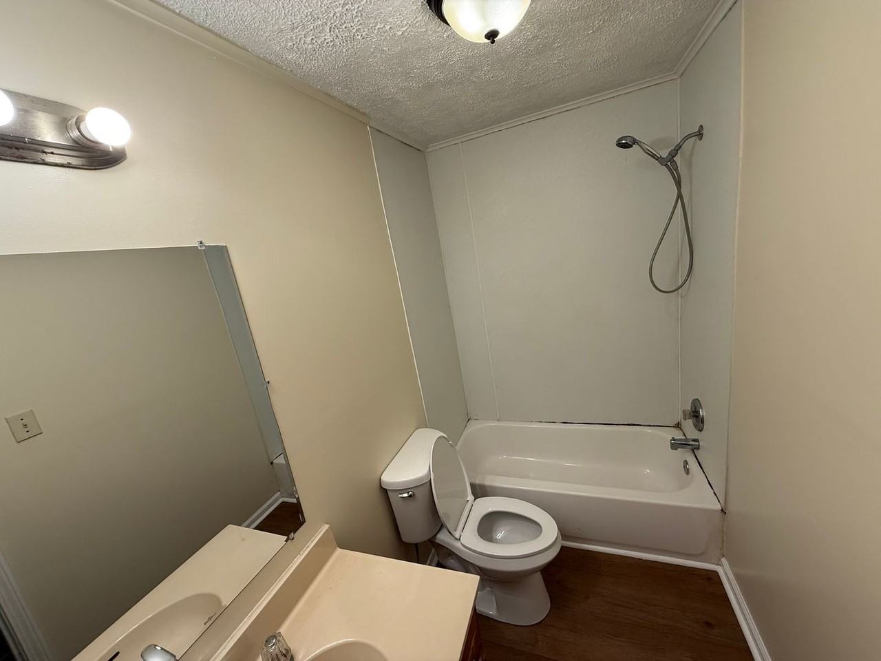 37 Burnham Rd - Photo 4 of 9