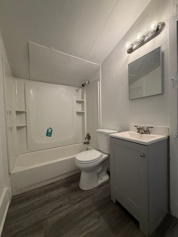 919 W Genesee Ave - Photo 7 of 13