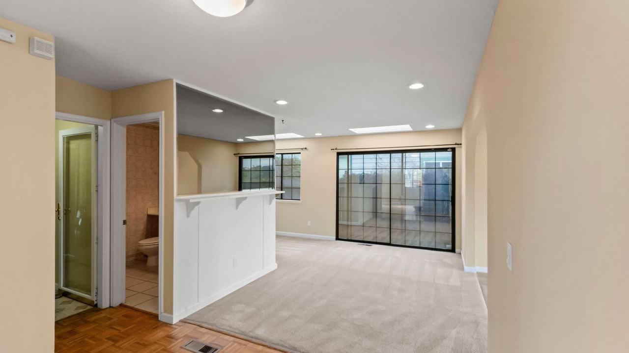 152 Chesapeake Dr - Photo 6 of 34