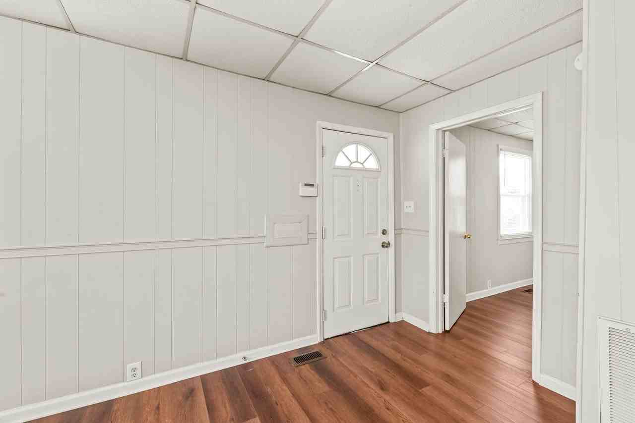 1113 W 4th Ave - Photo 4 of 35