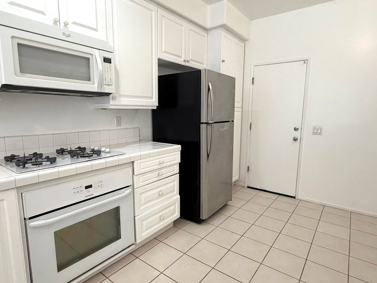 4905 Santo Dr - Photo 7 of 35