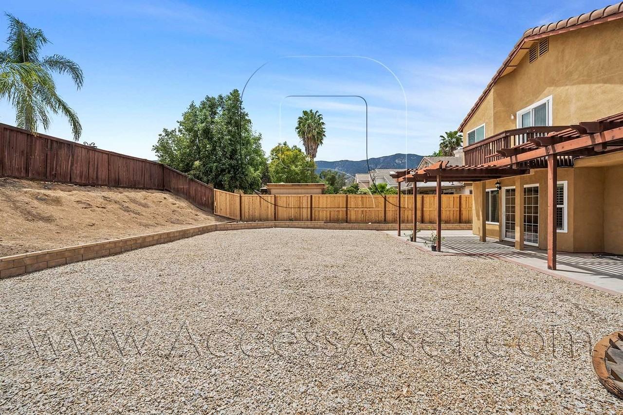 32440 Beechwood Ln - Photo 5 of 38