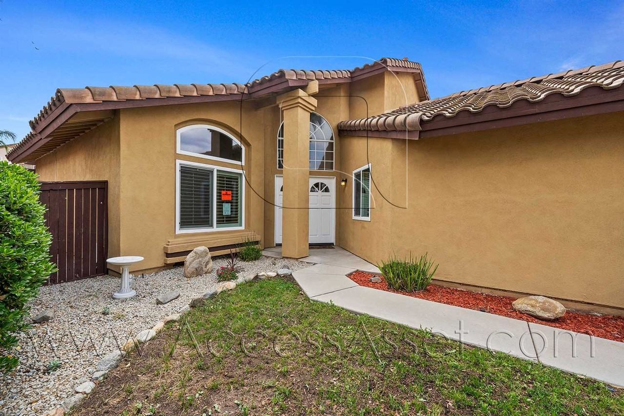 32440 Beechwood Ln - Photo 6 of 38