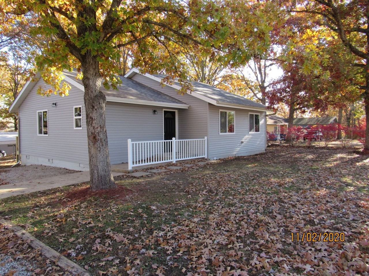 966 Murphy Rd - Photo 2 of 26