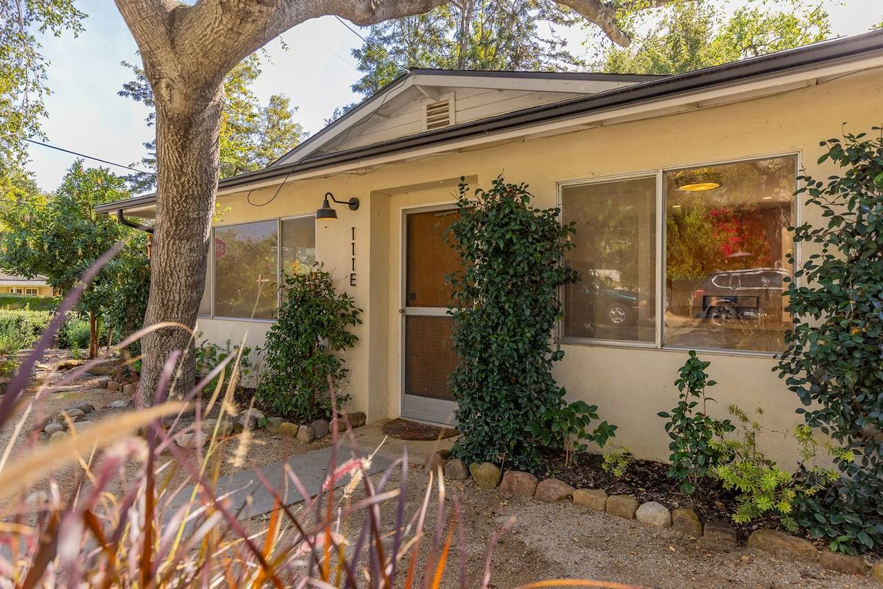 111 E Eucalyptus St - Photo 3 of 13